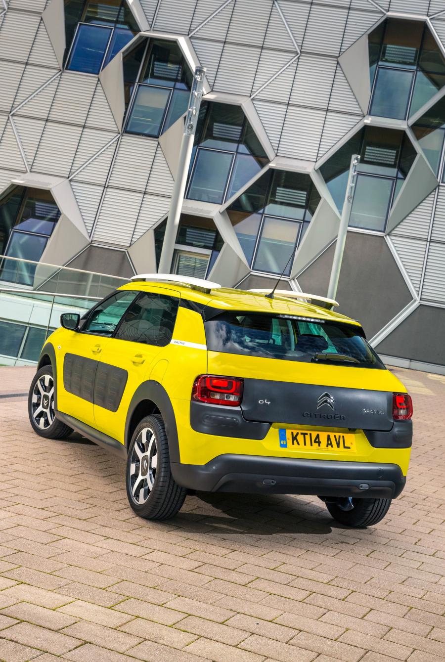  Citroen C4 Cactus 2014 года  (UK) (фото 8 из 44)